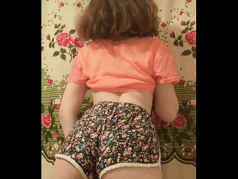❤️ מותק צעיר סקסי פושט את המכנסיים הקצרים במצלמה ️ פורנו אנאלי ב-iw.ixiporn.ru ❤